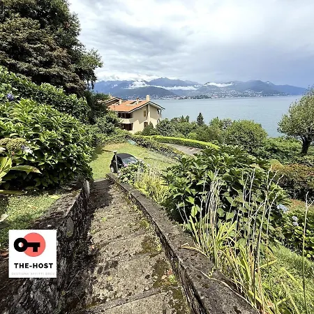 别墅 Between Greenery And The Lake, A In